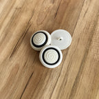 Bouton à tige rond effet tricot blanc/noir