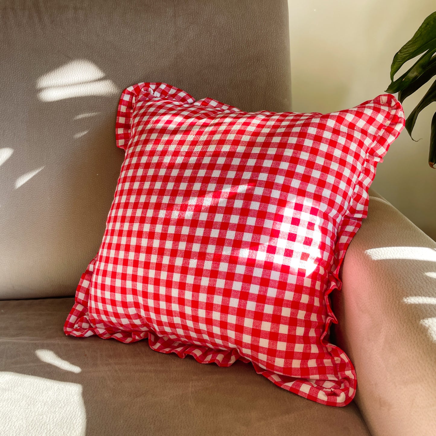 Housse de coussin froufrou - La charmante