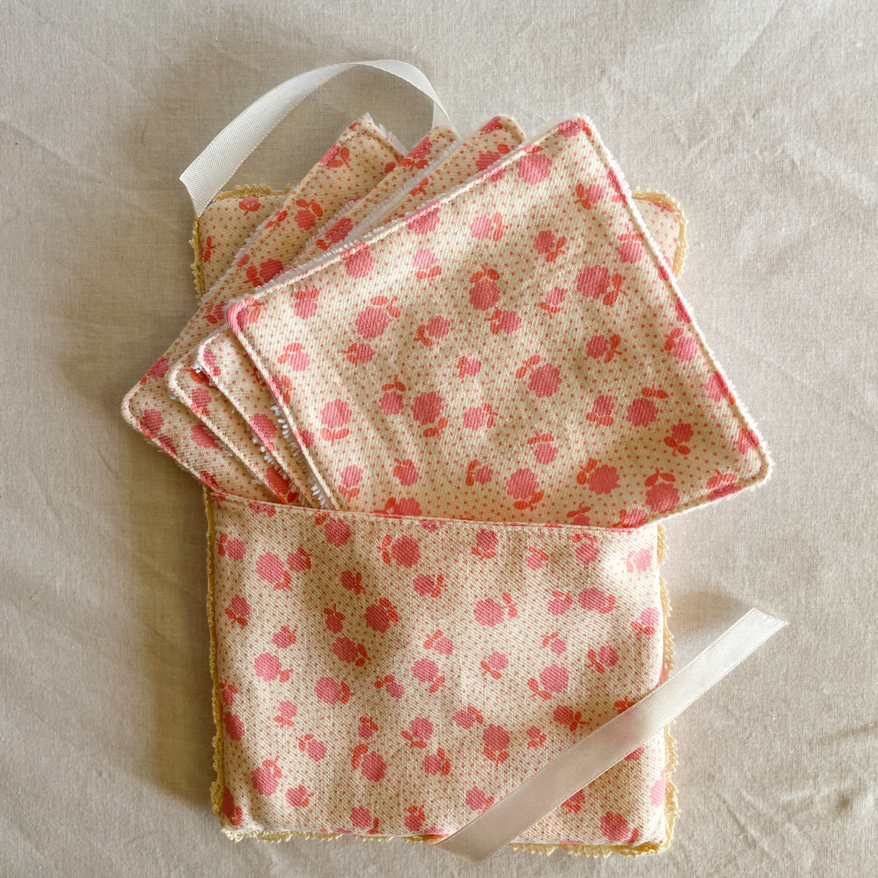 Pack 4 Lingettes visage + pochette