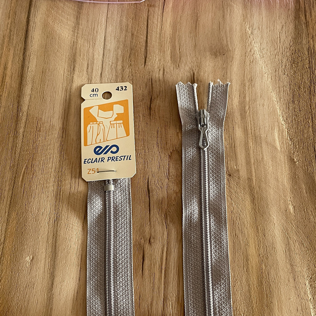 Fermeture éclair 40 cm - pointe pantalon/jupe - Z51 PRESTIL
