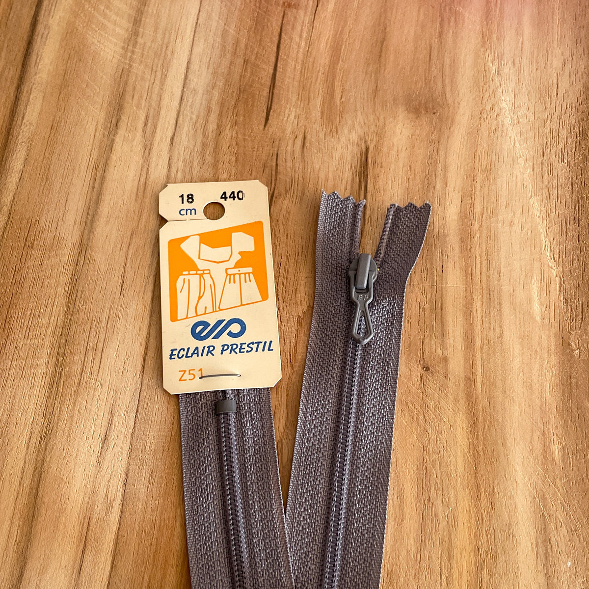 Fermeture éclair 18 cm - pointe pantalon/jupe - Z51 PRESTIL