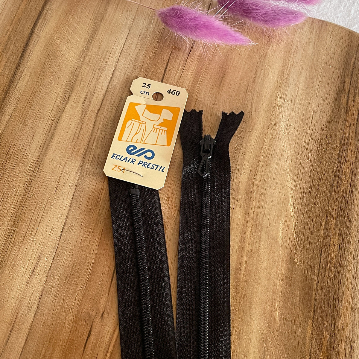 Fermeture éclair 25 cm - pointe pantalon/jupe - Z51 PRESTIL