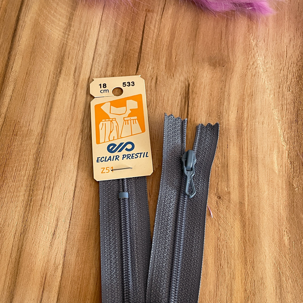 Fermeture éclair 18 cm - pointe pantalon/jupe - Z51 PRESTIL