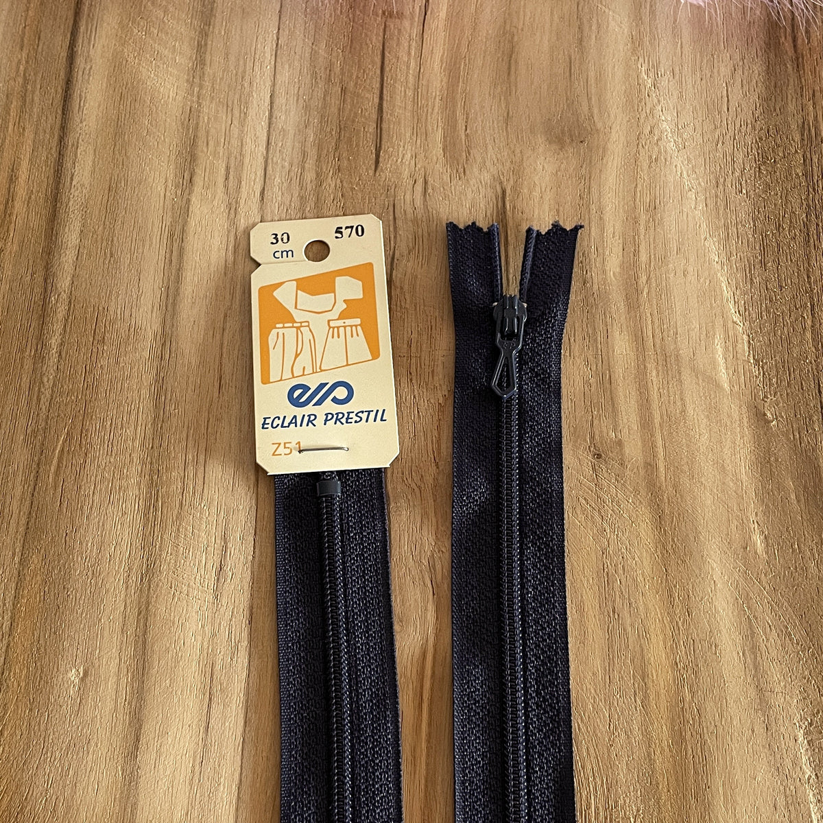Fermeture éclair 30 cm - pointe pantalon/jupe - Z51 PRESTIL