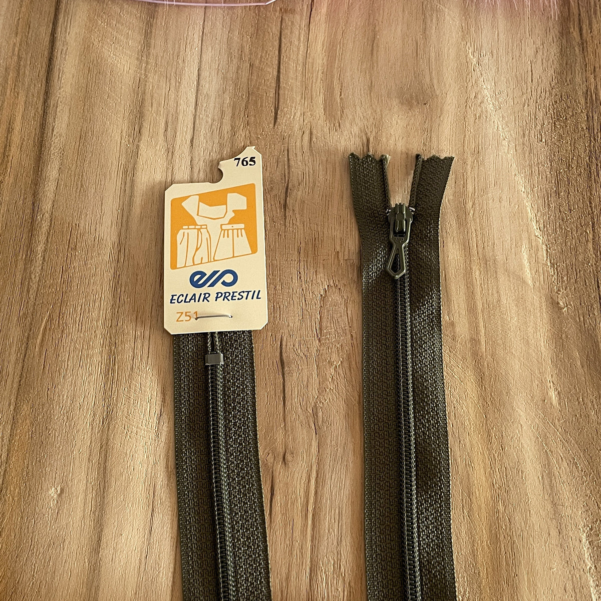 Fermeture éclair 40 cm - pointe pantalon/jupe - Z51 PRESTIL