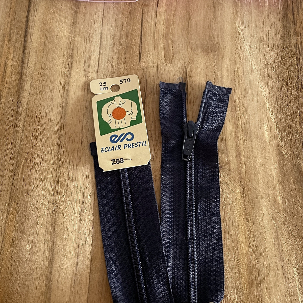 Fermeture éclair 25 cm - pantalon/jupe - Z58 PRESTIL